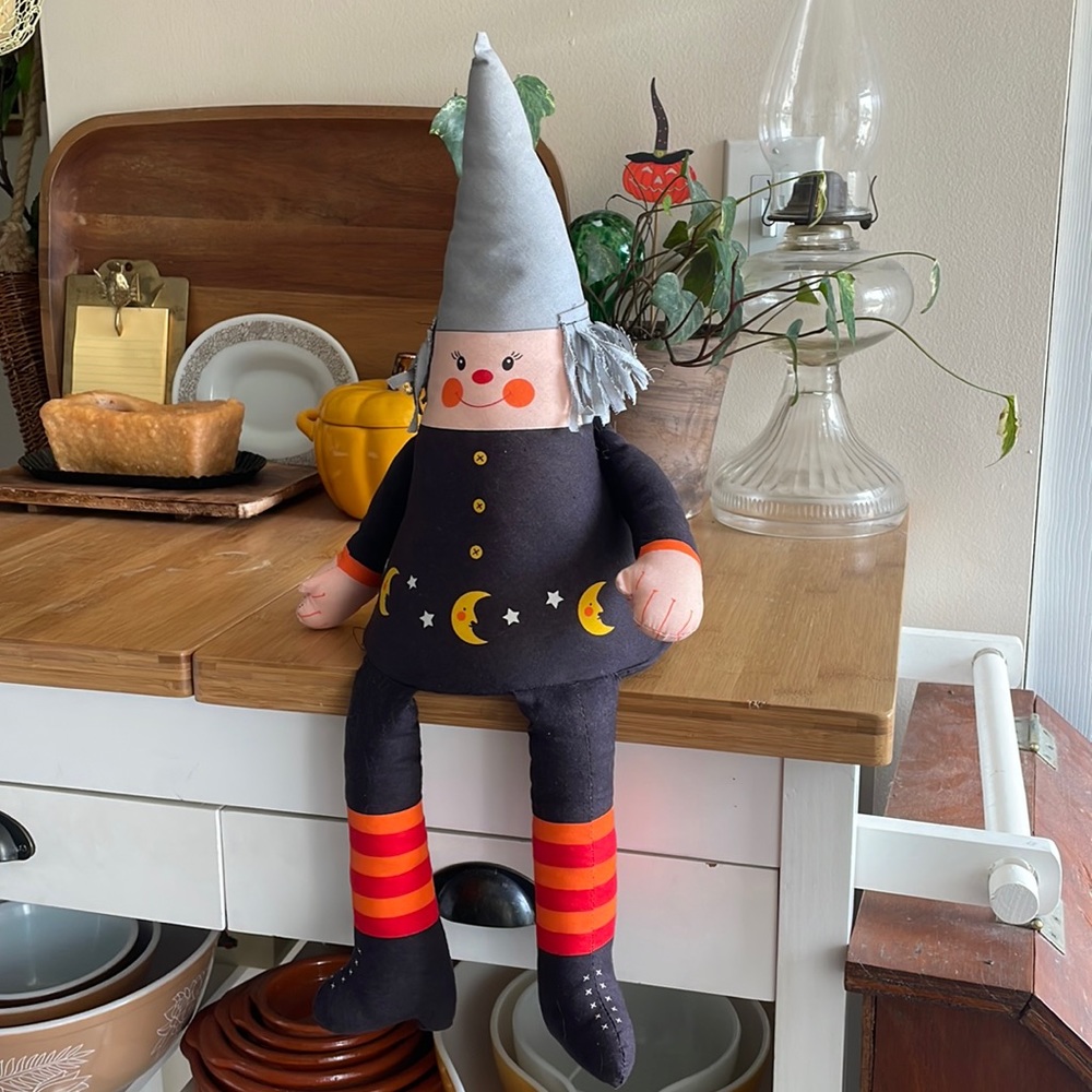 🧙‍♀️ Vintage Halloween Witch Shelf Sitter Folk Art Moon Stars Doll